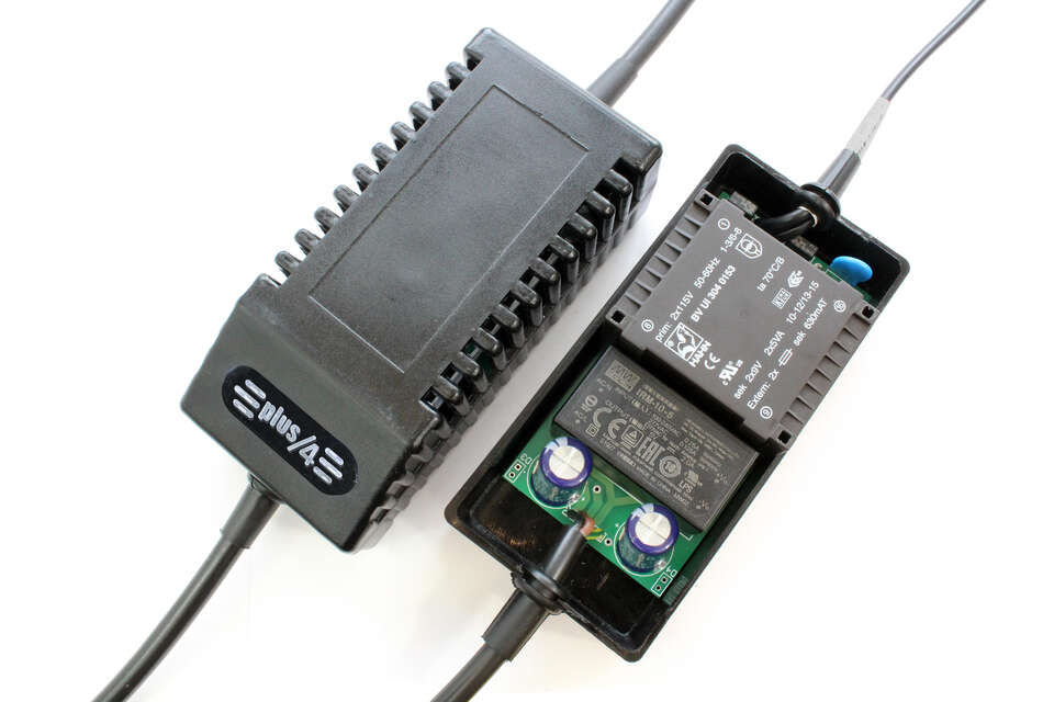 Commodore Plus/4-strømforsyning