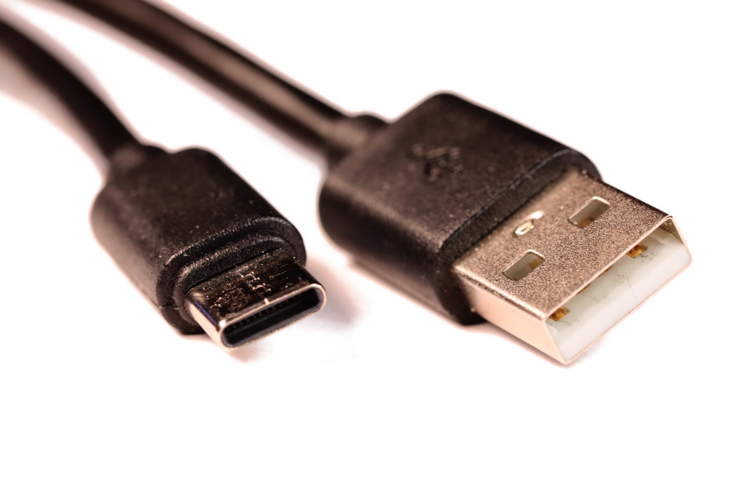 USB Cable: A male to C male, 1m
